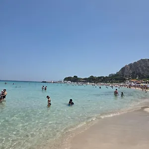 https://a-pochi-passi-dal-90149.sicilyhotelsitaly.net